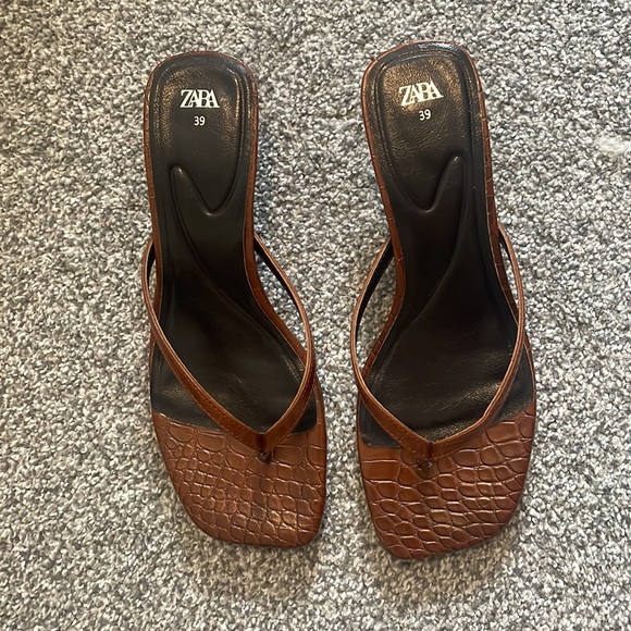 Kitten Heels - Picture 3 of 4